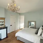 La Maison Carree - Escape To Timeless French Charm