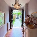 La Maison Carree - Escape To Timeless French Charm Chalabre