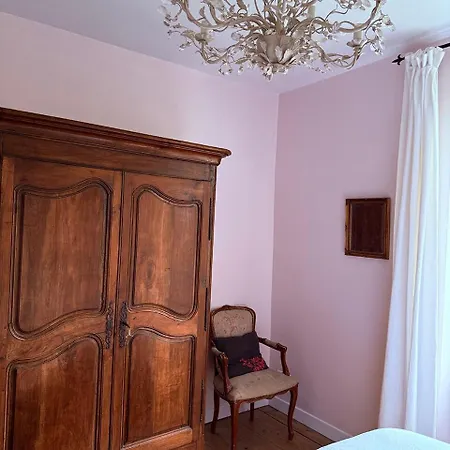 La Maison Carree - Escape To Timeless French Charm 펜션