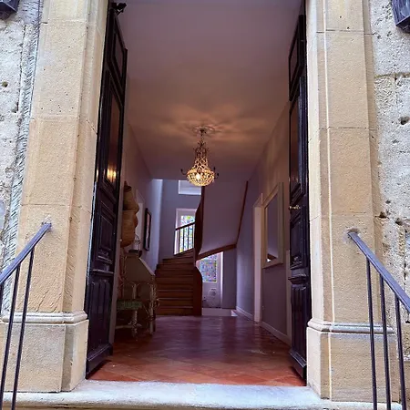 La Maison Carree - Escape To Timeless French Charm
