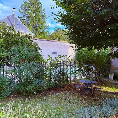 La Maison Carree - Escape To Timeless French Charm 펜션 *