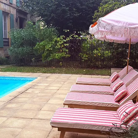 펜션 La Maison Carree - Escape To Timeless French Charm *