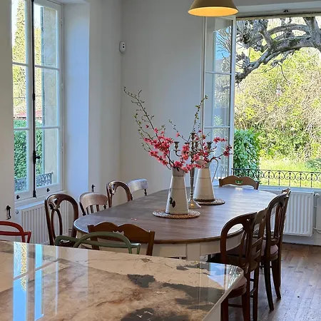 La Maison Carree - Escape To Timeless French Charm Chalabre
