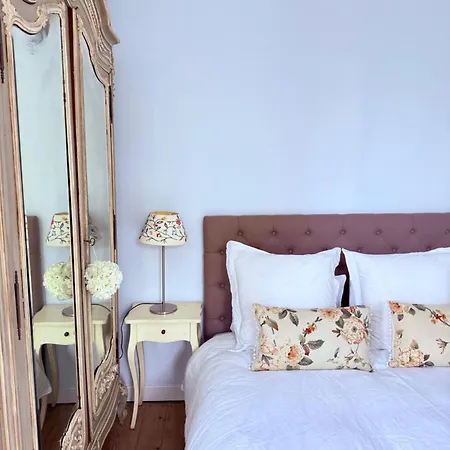 La Maison Carree - Escape To Timeless French Charm 펜션